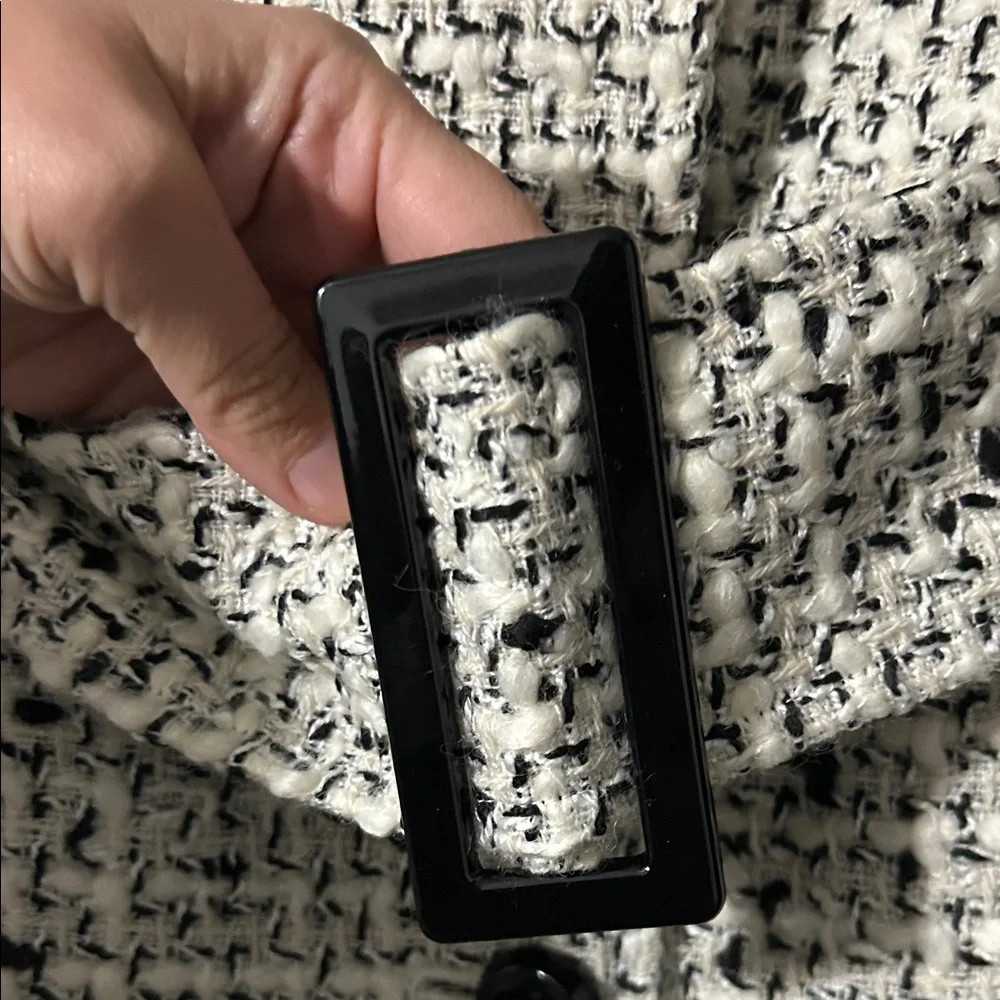 White House Black Market. Size M black and white tweed jacket - Picture 3 of 4